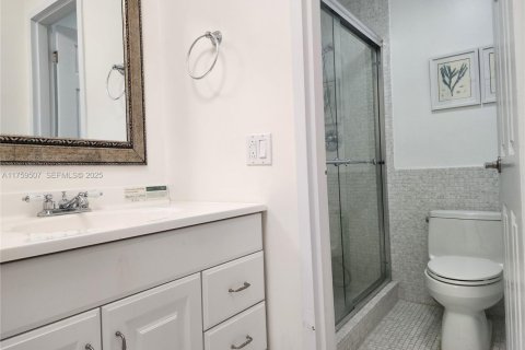 Condo in Hollywood, Florida, 2 bedrooms  № 2034396 - photo 13