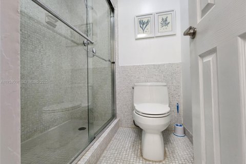 Condo in Hollywood, Florida, 2 bedrooms  № 2034396 - photo 15