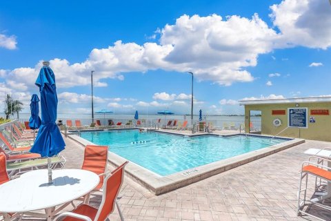 Condo in Tampa, Florida, 1 bedroom  № 1884729 - photo 7