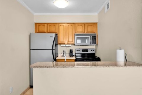 Condo in Tampa, Florida, 1 bedroom  № 1884729 - photo 11