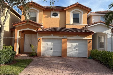 Townhouse in Doral, Florida 3 bedrooms, 153.38 sq.m. № 1877927 - photo 1
