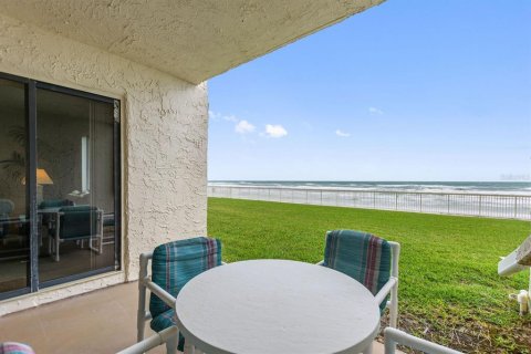 Condo in New Smyrna Beach, Florida, 1 bedroom  № 1430411 - photo 1
