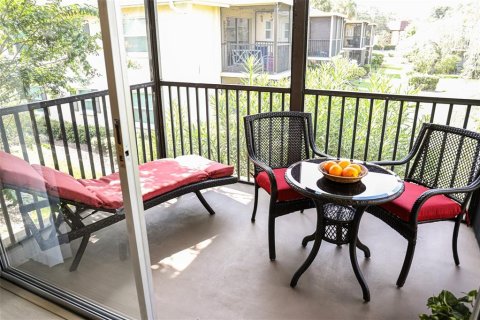 Condo in Largo, Florida, 2 bedrooms № 2384165 - photo 3