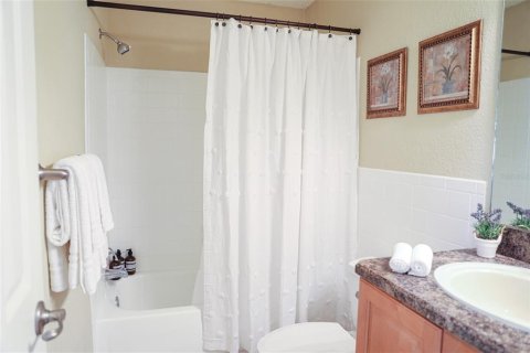 Condo in Largo, Florida, 2 bedrooms № 2384165 - photo 15