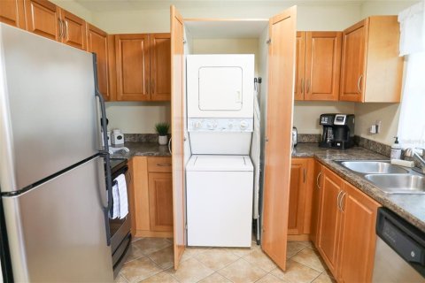 Condo in Largo, Florida, 2 bedrooms № 2384165 - photo 4