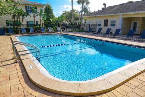 Condo in Largo, Florida, 2 bedrooms № 2384165 - photo 30