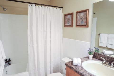 Condo in Largo, Florida, 2 bedrooms № 2384165 - photo 13