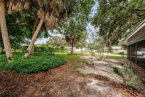 House in Saint Petersburg, Florida 4 bedrooms, 186.83 sq.m. № 1776803 - photo 16