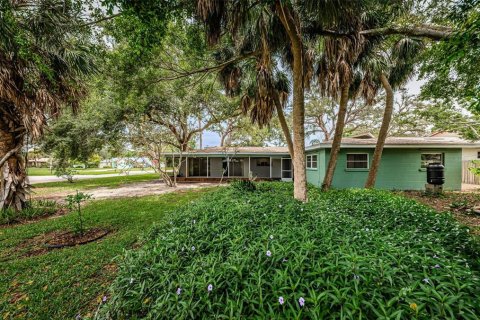 House in Saint Petersburg, Florida 4 bedrooms, 186.83 sq.m. № 1776803 - photo 14