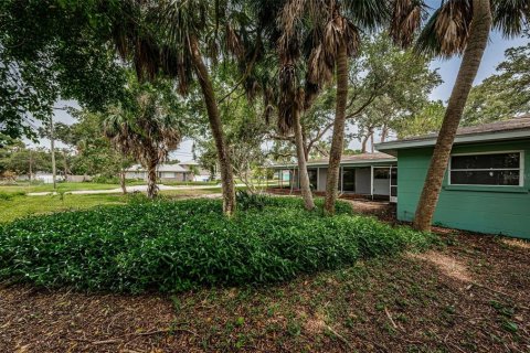 House in Saint Petersburg, Florida 4 bedrooms, 186.83 sq.m. № 1776803 - photo 13