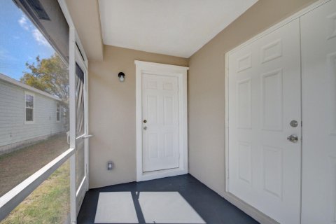 Villa ou maison à louer à West Palm Beach, Floride: 3 chambres, 118.82 m2 № 2397722 - photo 6