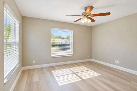 Villa ou maison à louer à West Palm Beach, Floride: 3 chambres, 118.82 m2 № 2397722 - photo 3