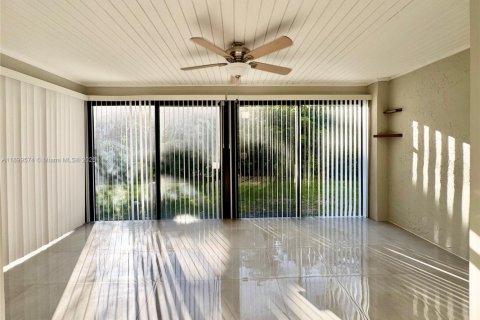 Townhouse in Boca Raton, Florida 2 bedrooms, 132.48 sq.m. № 1953553 - photo 12