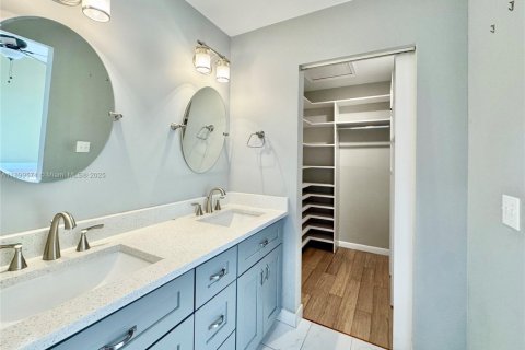 Townhouse in Boca Raton, Florida 2 bedrooms, 132.48 sq.m. № 1953553 - photo 18