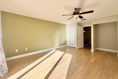 Townhouse in Boca Raton, Florida 2 bedrooms, 132.48 sq.m. № 1953553 - photo 15