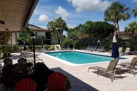 Townhouse in Boca Raton, Florida 2 bedrooms, 132.48 sq.m. № 1953553 - photo 26