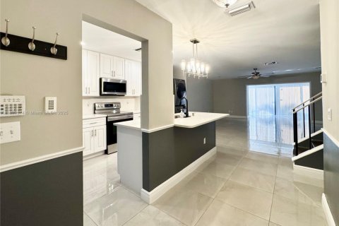 Townhouse in Boca Raton, Florida 2 bedrooms, 132.48 sq.m. № 1953553 - photo 3