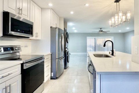 Townhouse in Boca Raton, Florida 2 bedrooms, 132.48 sq.m. № 1953553 - photo 4