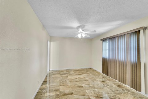 Condo in Margate, Florida, 2 bedrooms  № 1639337 - photo 14
