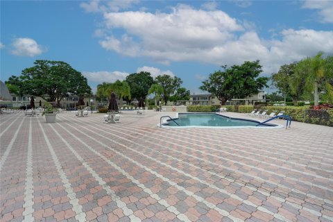 Condo in Margate, Florida, 2 bedrooms  № 1639337 - photo 25