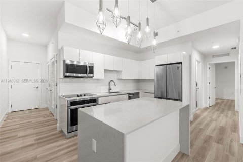 Apartment in Hallandale Beach, Florida 2 bedrooms, 110.09 sq.m. № 2002980 - photo 10