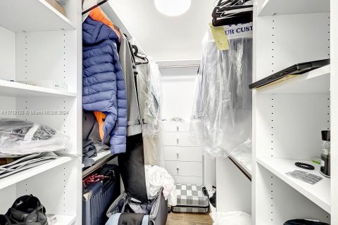 Villa ou maison à vendre à North Miami Beach, Floride: 4 chambres № 1984858 - photo 10