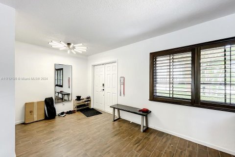 Villa ou maison à vendre à North Miami Beach, Floride: 4 chambres № 1984858 - photo 20