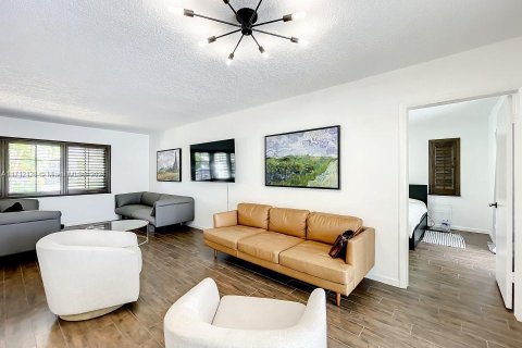 Villa ou maison à vendre à North Miami Beach, Floride: 4 chambres № 1984858 - photo 16