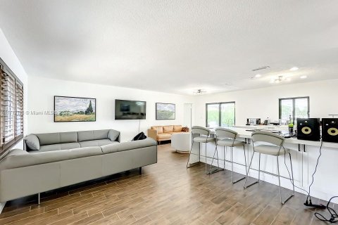 Villa ou maison à vendre à North Miami Beach, Floride: 4 chambres № 1984858 - photo 21