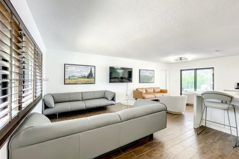 Villa ou maison à vendre à North Miami Beach, Floride: 4 chambres № 1984858 - photo 22