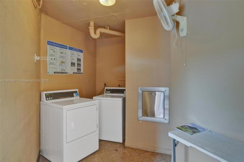 Condo in Sunrise, Florida, 1 bedroom № 1952857 - photo 21