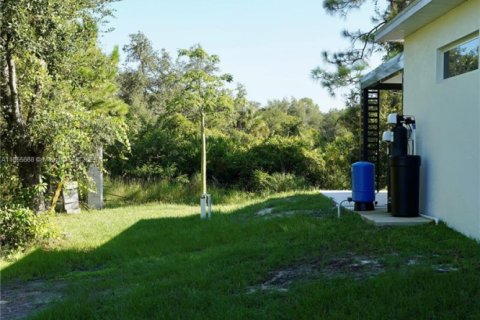 Villa ou maison à vendre à Lehigh Acres, Floride: 4 chambres, 190.91 m2 № 1877920 - photo 15