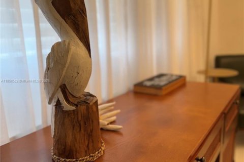 House in Marathon, Florida 3 bedrooms, 192.68 sq.m. № 2012758 - photo 24