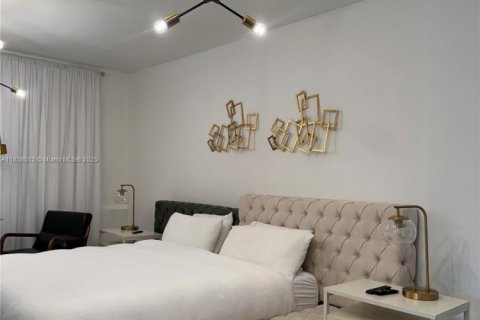 House in Marathon, Florida 3 bedrooms, 192.68 sq.m. № 2012758 - photo 10