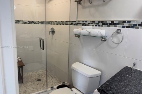 House in Marathon, Florida 3 bedrooms, 192.68 sq.m. № 2012758 - photo 5