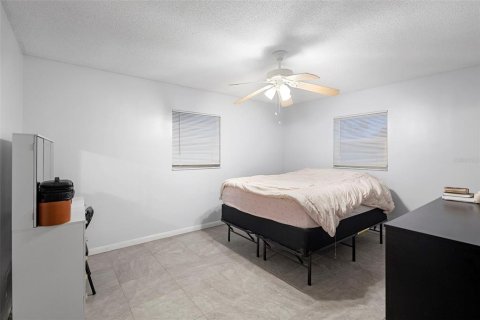 House in Orange City, Florida 2 bedrooms, 134.43 sq.m. № 2108192 - photo 11