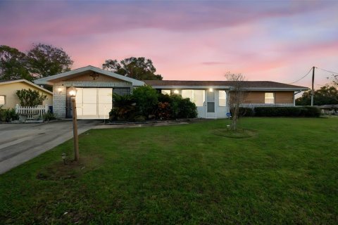 House in Orange City, Florida 2 bedrooms, 134.43 sq.m. № 2108192 - photo 2