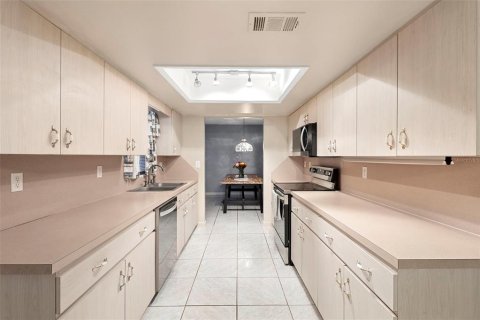 House in Orange City, Florida 2 bedrooms, 134.43 sq.m. № 2108192 - photo 25