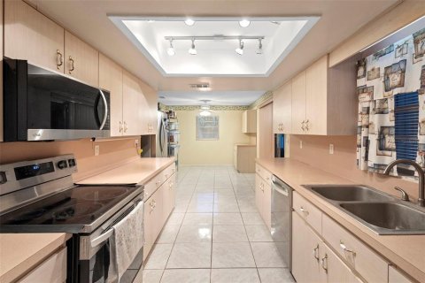 House in Orange City, Florida 2 bedrooms, 134.43 sq.m. № 2108192 - photo 28