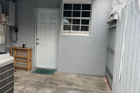 Immobilier commercial à Miami Gardens, Floride 1 chambre, 140.56 m2 № 1997903