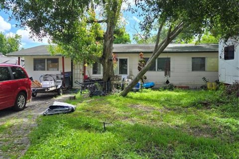 House in Saint Petersburg, Florida 4 bedrooms, 99.59 sq.m. № 1849453 - photo 1