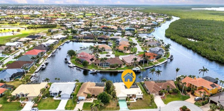House in Punta Gorda, Florida 3 bedrooms, 206.89 sq.m. № 1625598