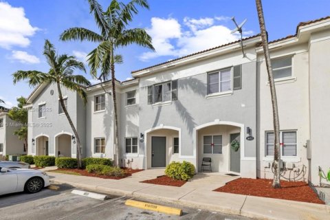 Touwnhouse à vendre à Homestead, Floride: 2 chambres, 108.32 m2 № 1969360 - photo 1
