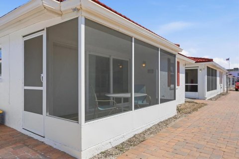 Condo in Sarasota, Florida, 2 bedrooms  № 2234570 - photo 26