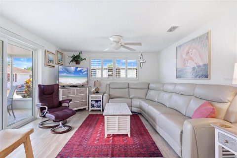 Condo in Sarasota, Florida, 2 bedrooms  № 2234570 - photo 19