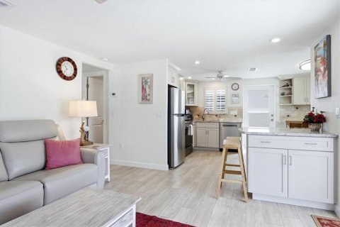 Condo in Sarasota, Florida, 2 bedrooms  № 2234570 - photo 17
