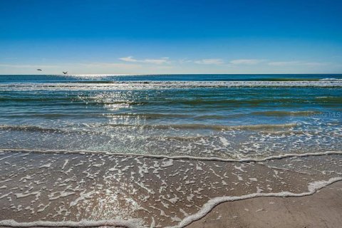 Condo in Sarasota, Florida, 2 bedrooms  № 2234570 - photo 5