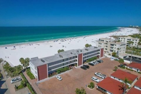 Condo in Sarasota, Florida, 2 bedrooms № 2234570