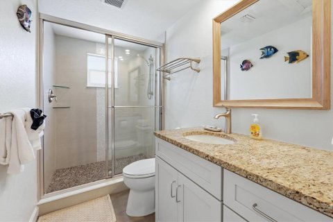Condo in Sarasota, Florida, 2 bedrooms  № 2234570 - photo 25