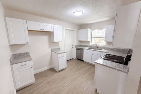 Villa ou maison à vendre à Orlando, Floride: 2 chambres, 138.98 m2 № 2224997 - photo 7